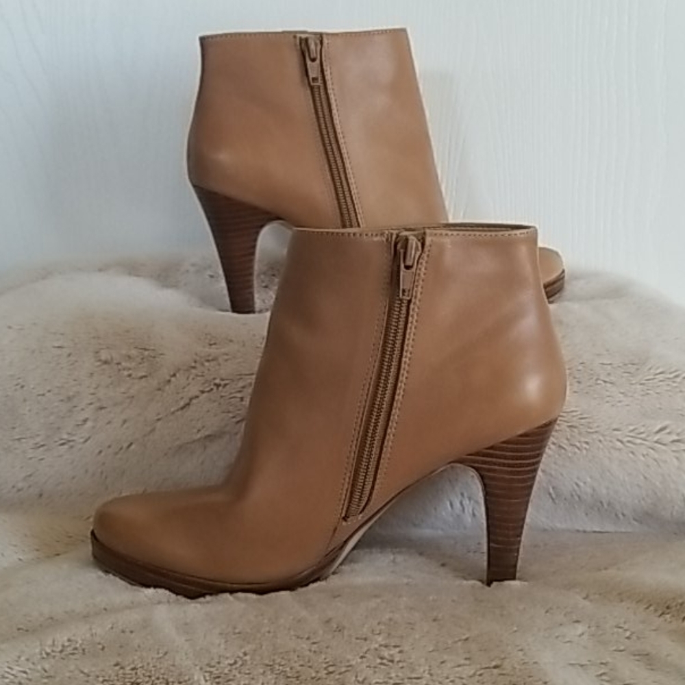 Nine West heeled bootie